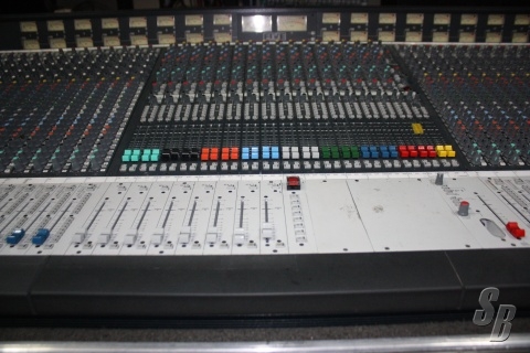 Listing - SOUNDCRAFT SERIES FIVE PROFESIONNAL AUDIO MIXER - Detail ...
